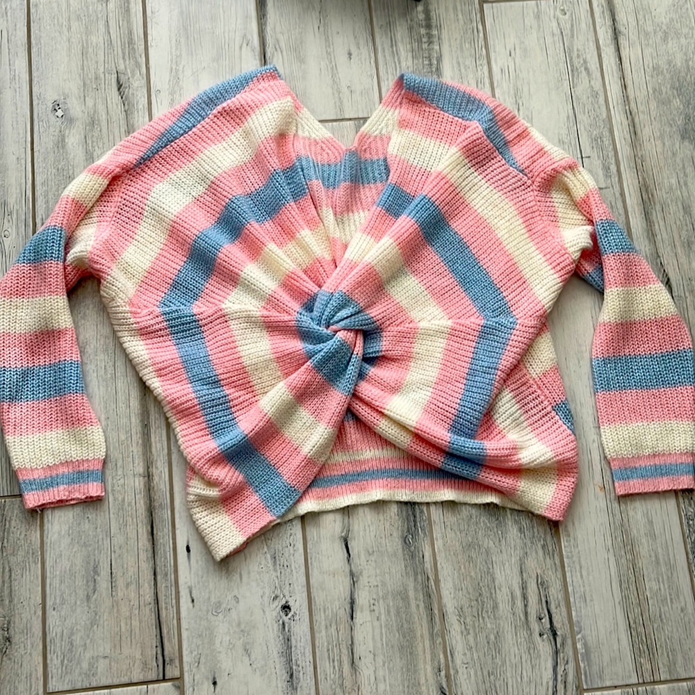 ❤️Beautiful pastel color crop sweater❤️